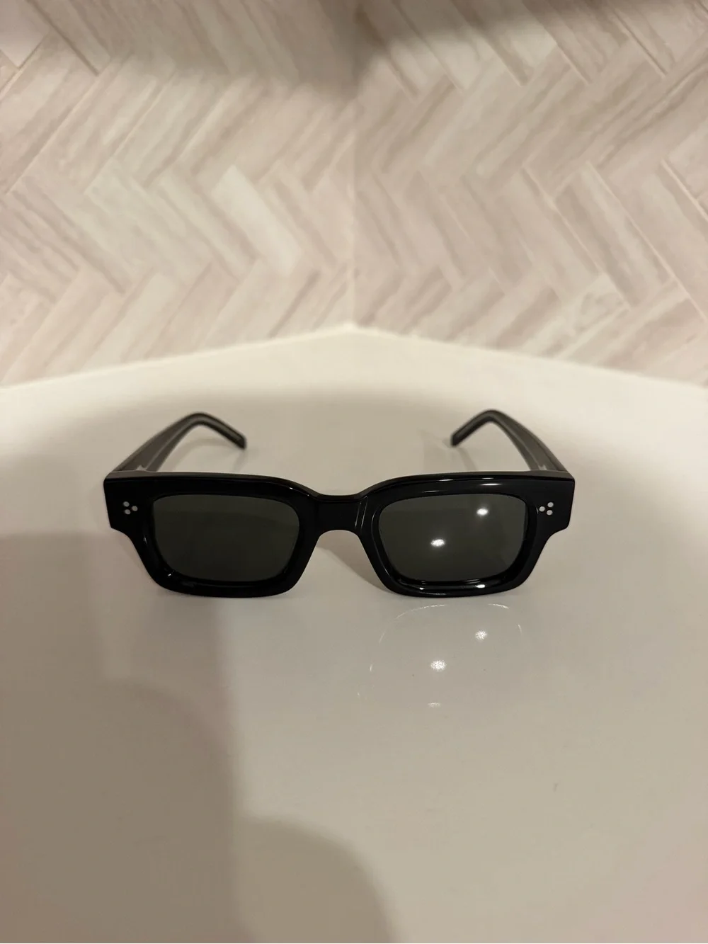 Akila black sunglasses
